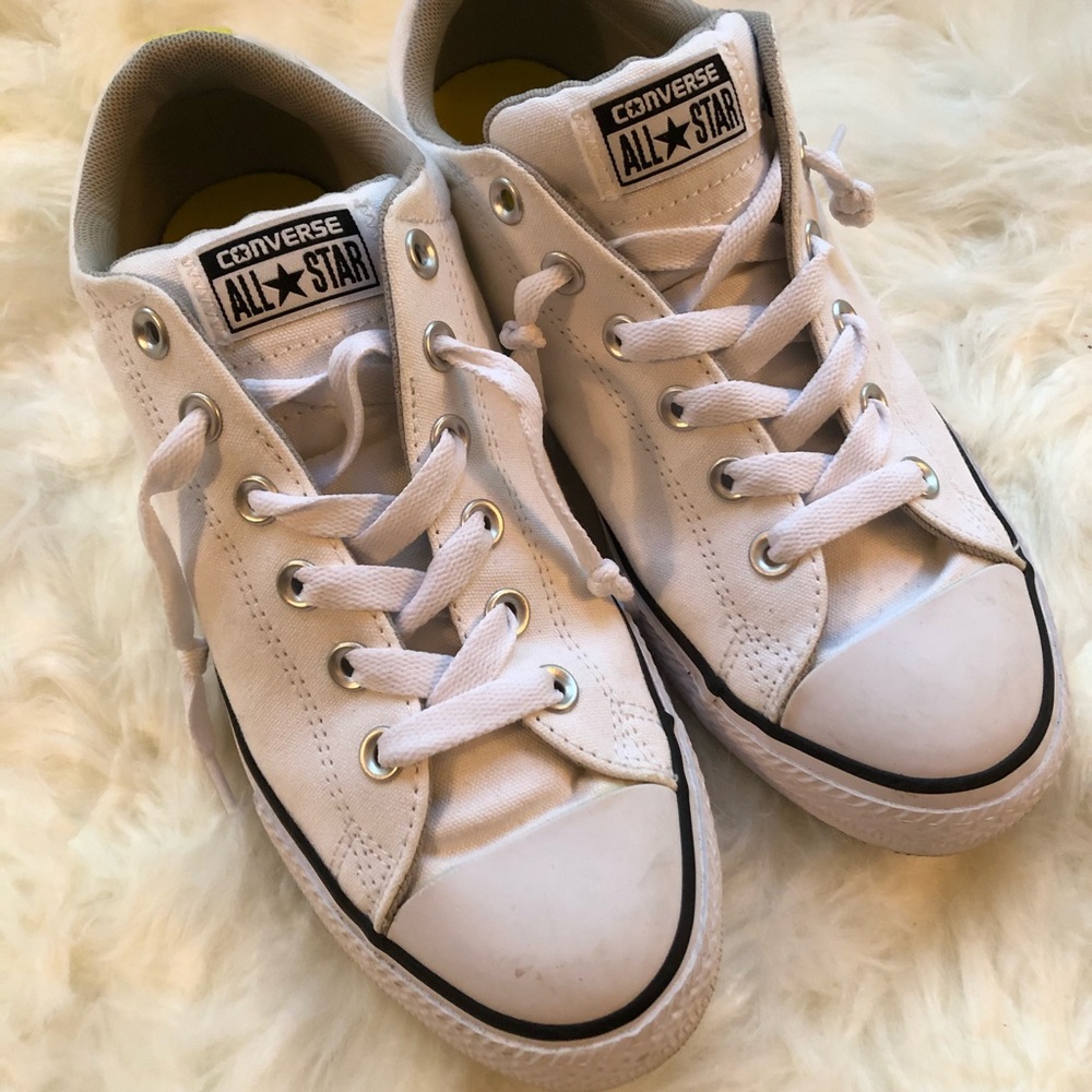 Converse Canvas White- size US 6 youth 8.5 Euro